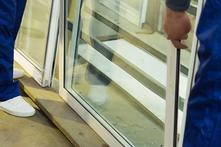 Commercial Glass Repair Technician in Miami Lakes, FL